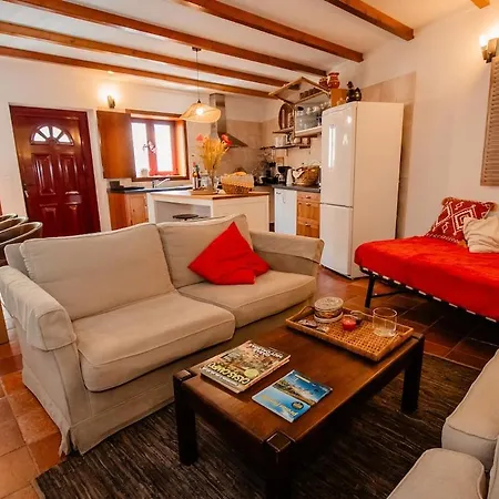 Nyaraló Retreat In Alto Douro Vinhateiro *
